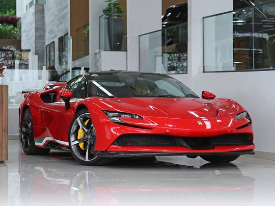 FERRARI SF90 4.0 V8 TURBO PHEV STRADALE F1-DCT FERRARI SF90 4.0 V8 TURBO PHEV STRADALE F1-DCT